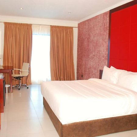 Best Western Plus Serene Atlantic Hotel Sekondi-Takoradi Bagian luar foto
