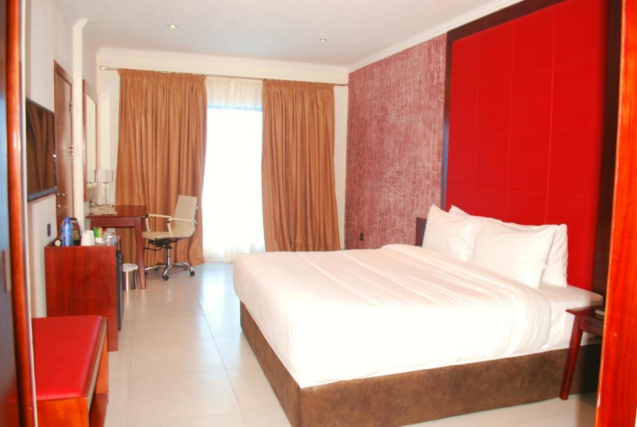 Best Western Plus Serene Atlantic Hotel Sekondi-Takoradi Bagian luar foto
