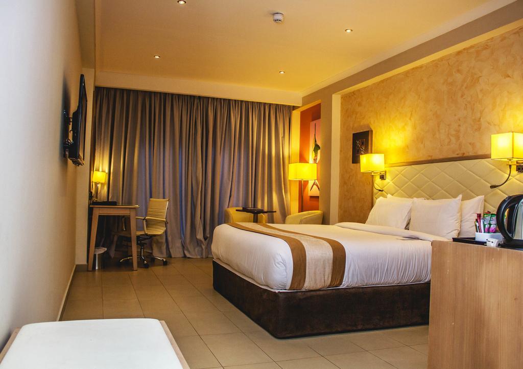 Best Western Plus Serene Atlantic Hotel Sekondi-Takoradi Bagian luar foto